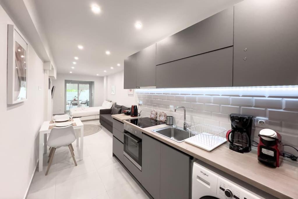Luxury Studio With Garden Next To Acropolis Атина Екстериор снимка