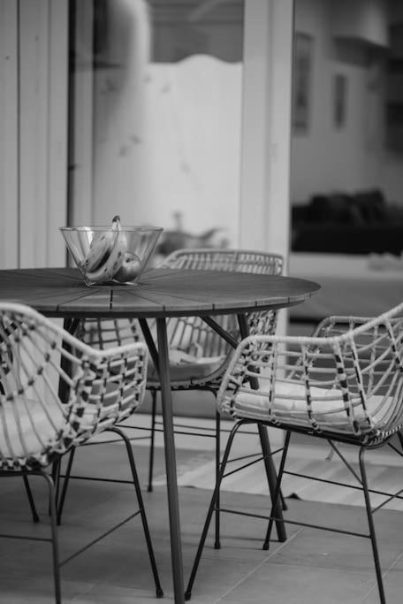 Luxury Studio With Garden Next To Acropolis Атина Екстериор снимка